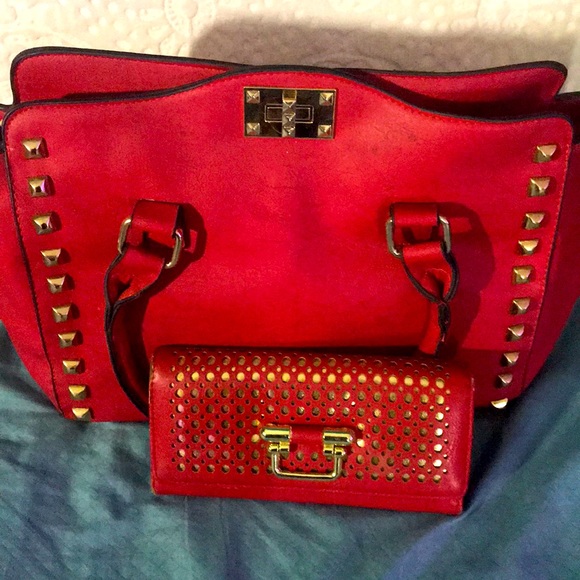 Purse - Picture 1 of 1